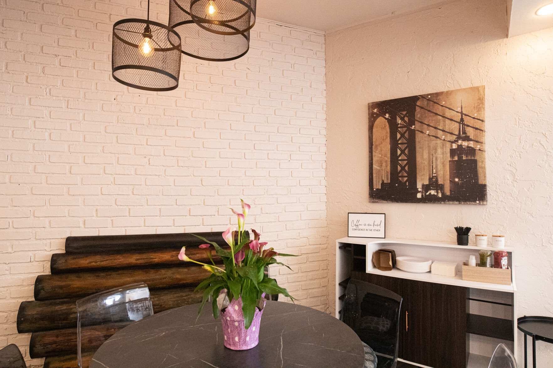 Cafe Ganadara seating